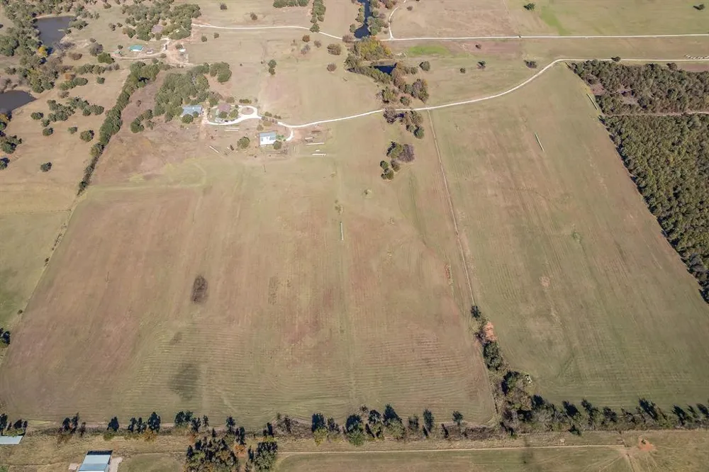 1799 Cottonwood Creek Road St Jo, TX 76265