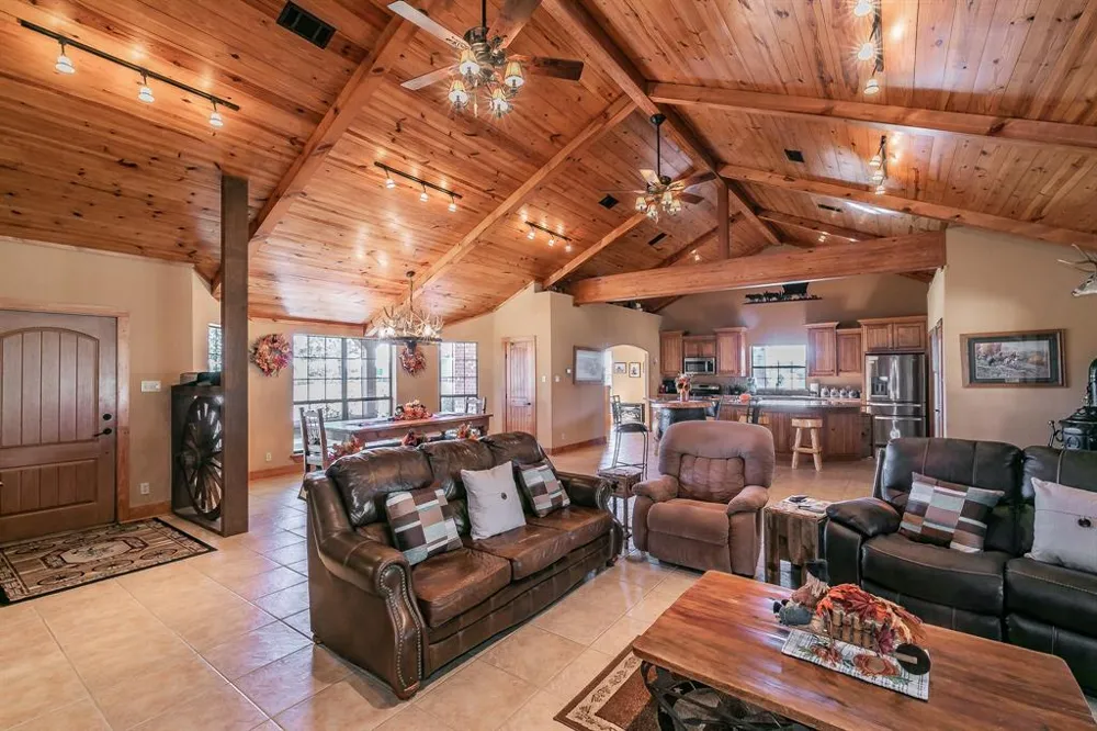 1799 Cottonwood Creek Road St Jo, TX 76265