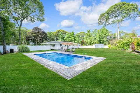 6 Rolling Hill Road