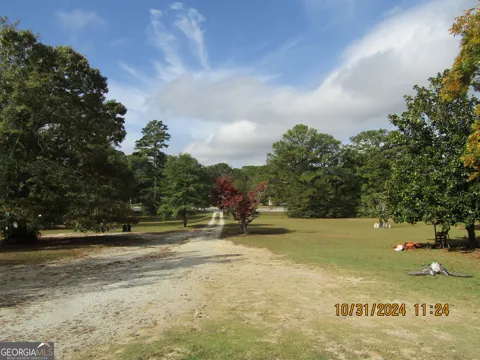 1870 Parker RD SE
