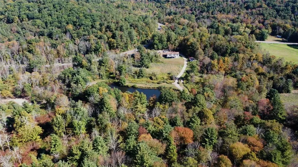 25 Nobletown Road Hillsdale, NY 12529