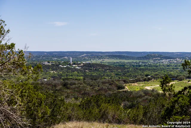 152 Countless Views Dr N Kerrville, TX 78028