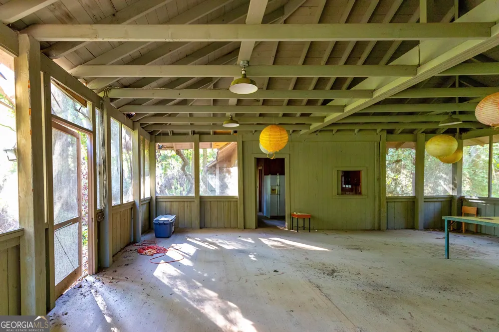 300 Poplar DR Thomaston, GA 30286