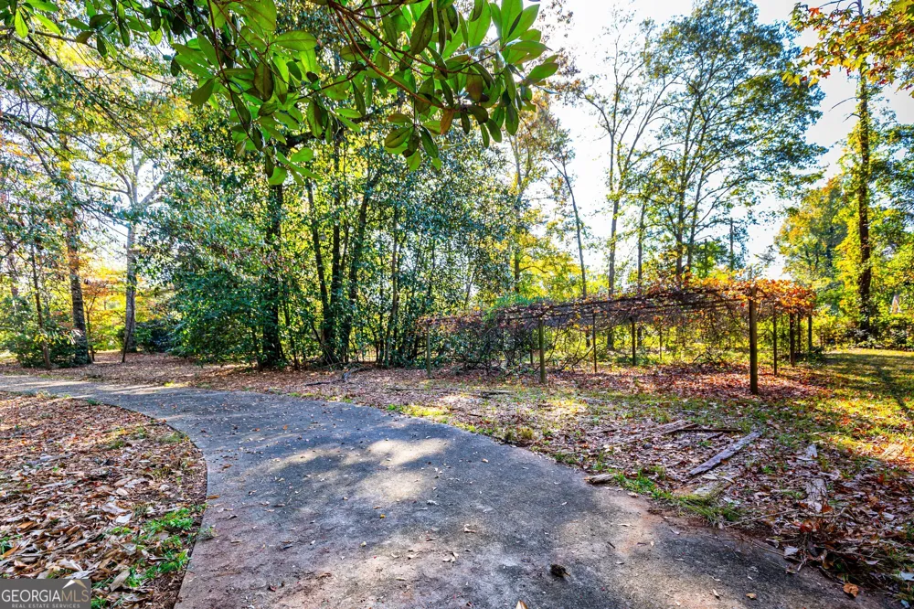 300 Poplar DR Thomaston, GA 30286
