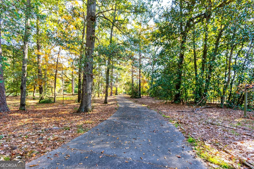 300 Poplar DR Thomaston, GA 30286