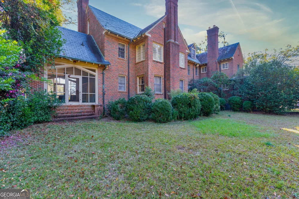 300 Poplar DR Thomaston, GA 30286