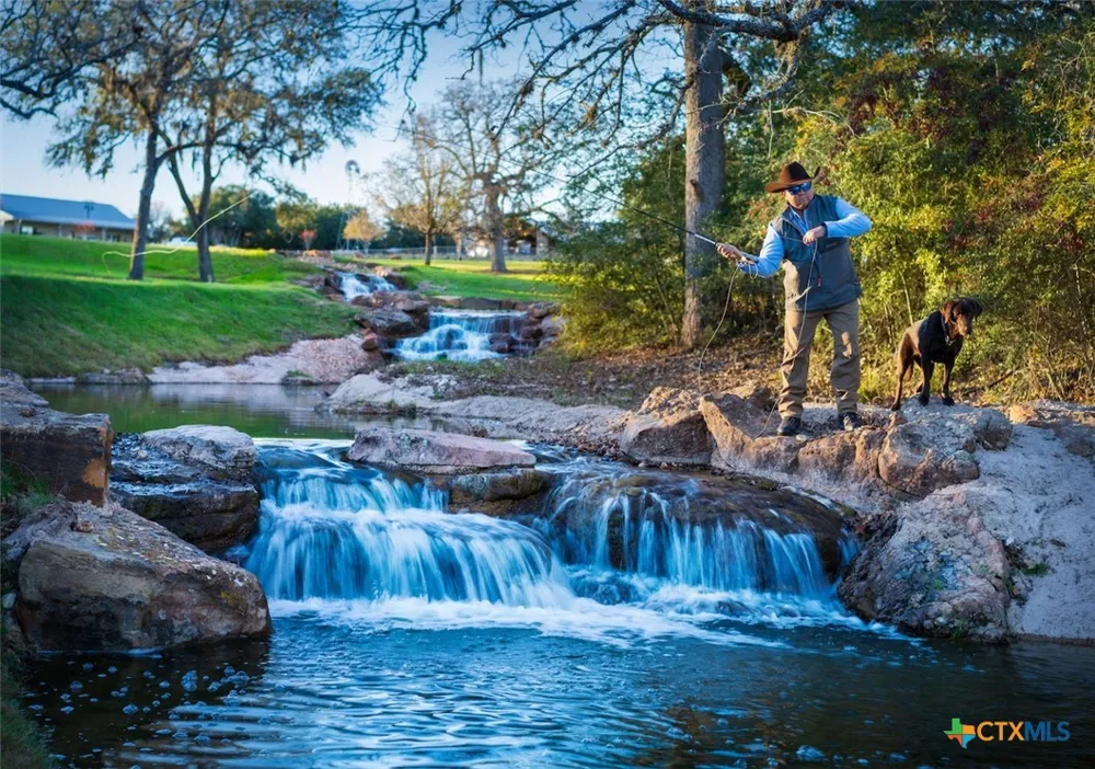 109 Mallard Lane Columbus, TX 78934