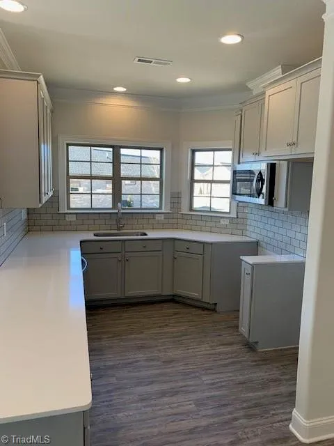 1556 Oakbluffs Drive Colfax, NC 27235