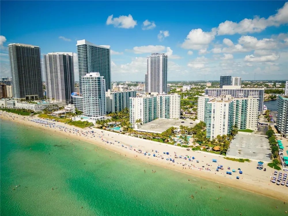 800 Parkview Dr #708 Hallandale Beach, FL 33009