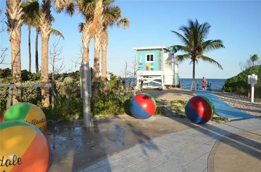 800 Parkview Dr #708 Hallandale Beach, FL 33009