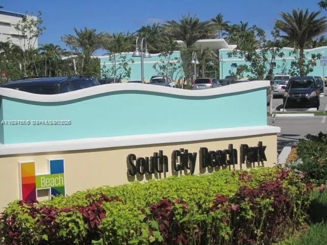 800 Parkview Dr #708 Hallandale Beach, FL 33009