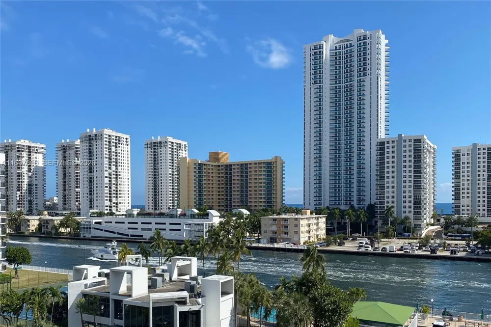 800 Parkview Dr #708 Hallandale Beach, FL 33009