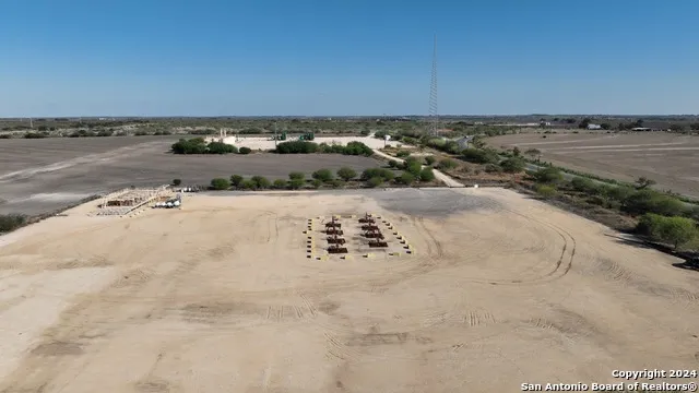 171 ACRES Highway 80 Gillett, TX 78116