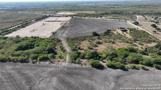 171 ACRES Highway 80 Gillett, TX 78116