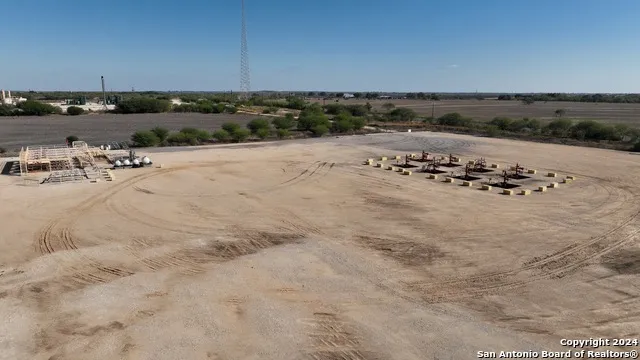 171 ACRES Highway 80 Gillett, TX 78116