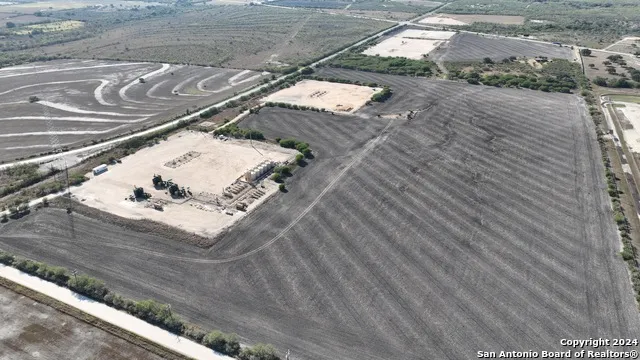 171 ACRES Highway 80 Gillett, TX 78116