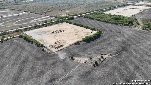 171 ACRES Highway 80 Gillett, TX 78116
