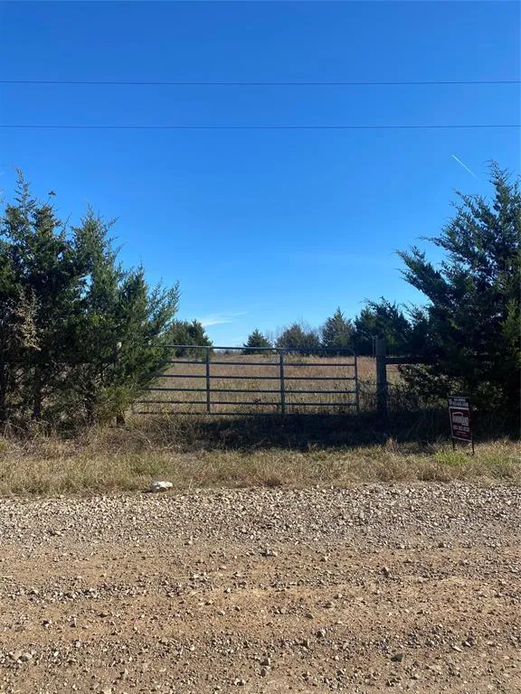 1604 CR 3365 Ladonia, TX 75449