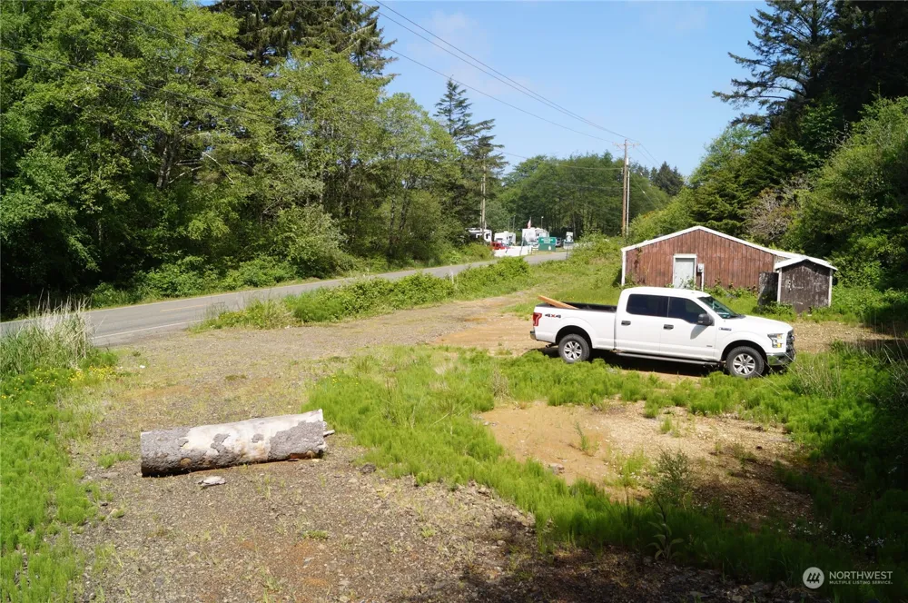 2724 State Route 109 Ocean City, WA 98569