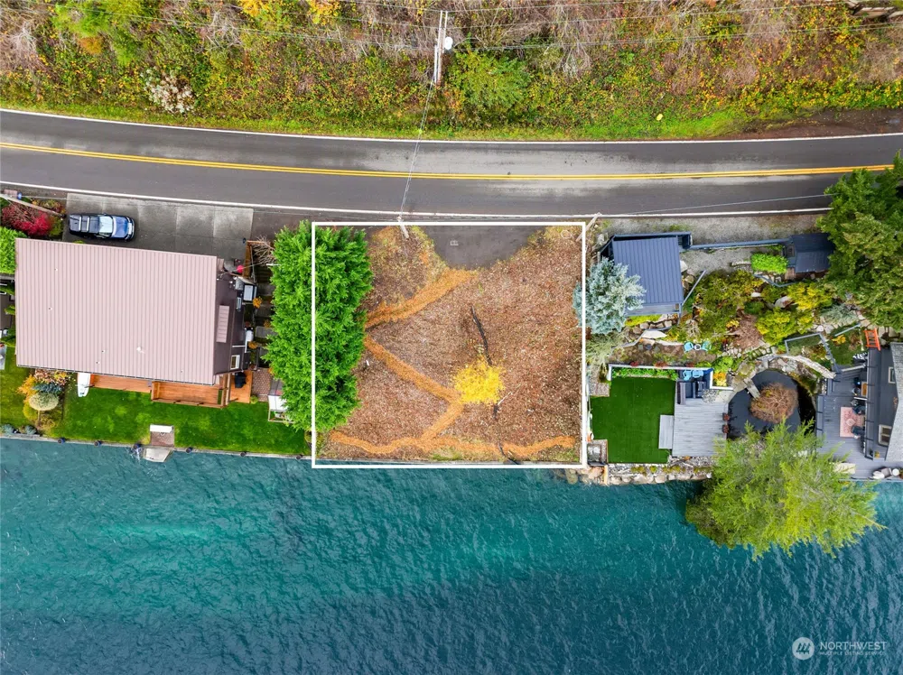 3356 Point White Drive NE Bainbridge Island, WA 98110