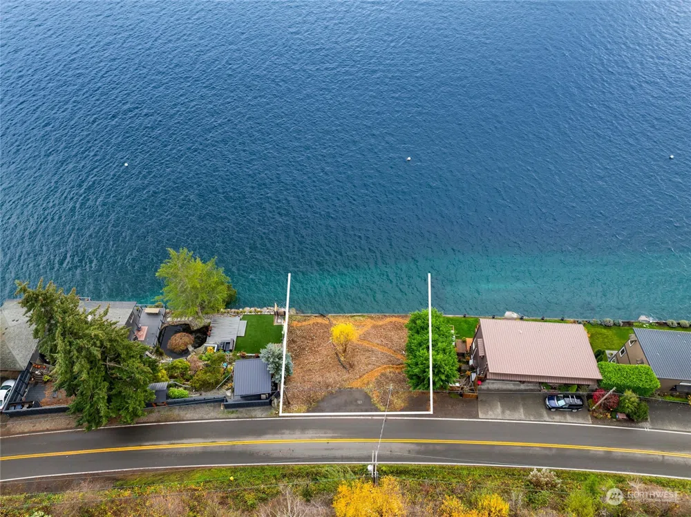 3356 Point White Drive NE Bainbridge Island, WA 98110
