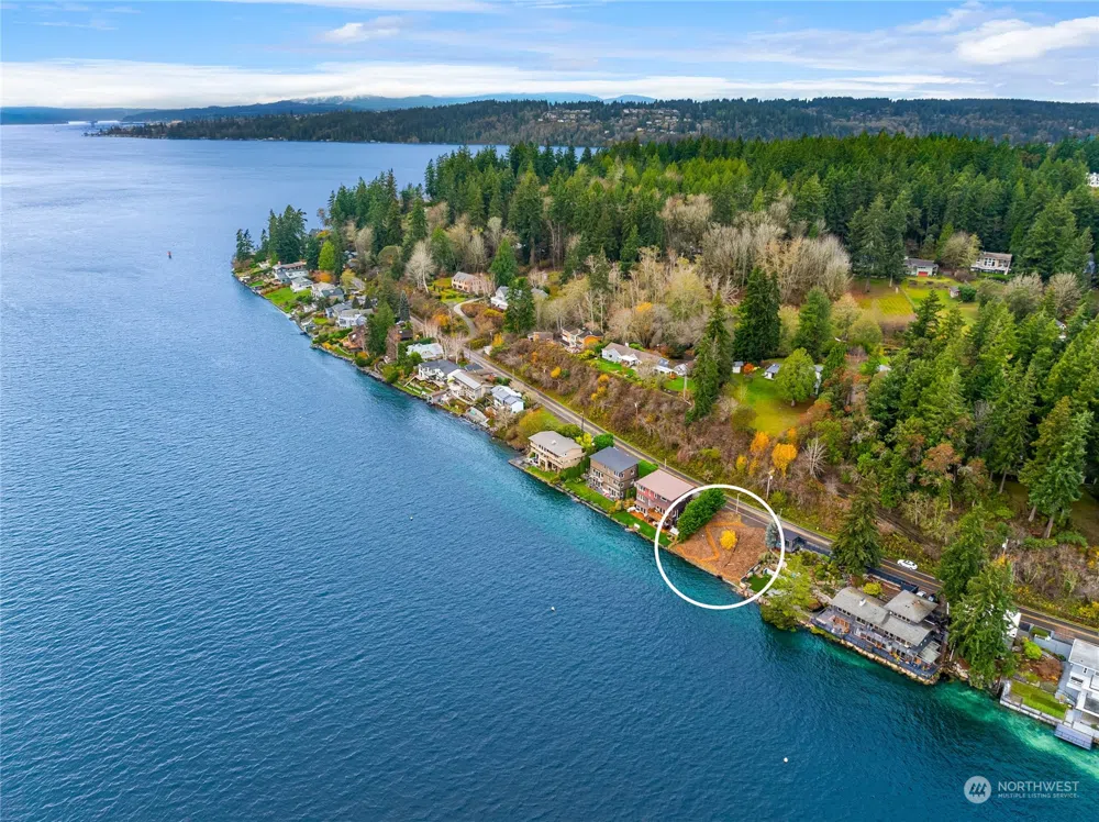 3356 Point White Drive NE Bainbridge Island, WA 98110