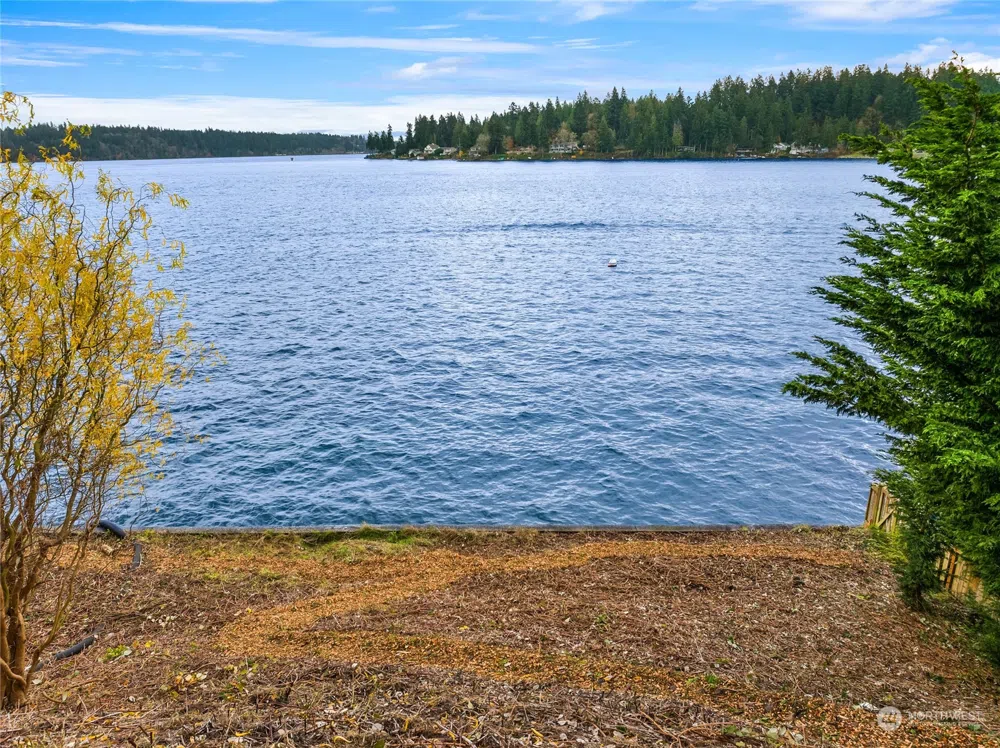 3356 Point White Drive NE Bainbridge Island, WA 98110