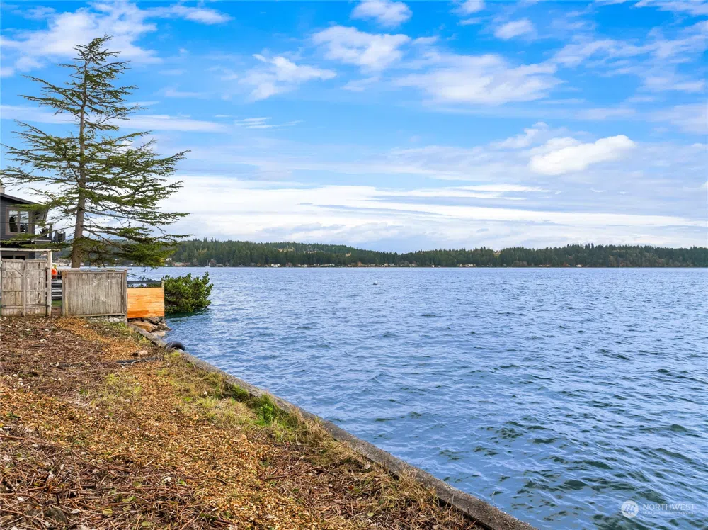3356 Point White Drive NE Bainbridge Island, WA 98110