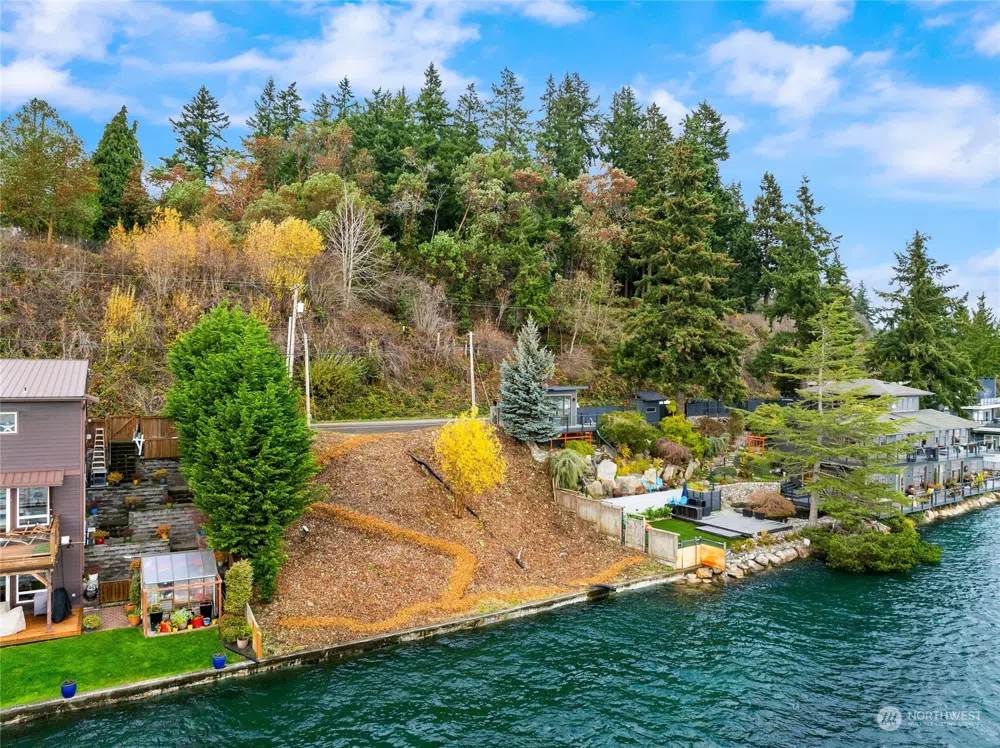 3356 Point White Drive NE Bainbridge Island, WA 98110