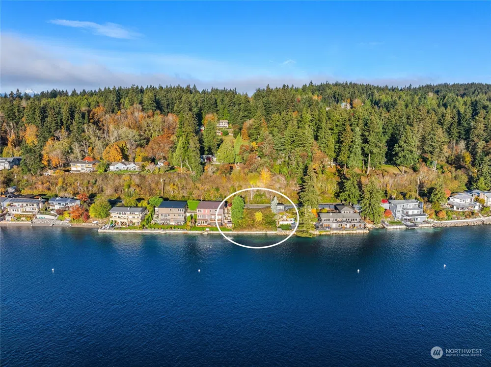 3356 Point White Drive NE Bainbridge Island, WA 98110
