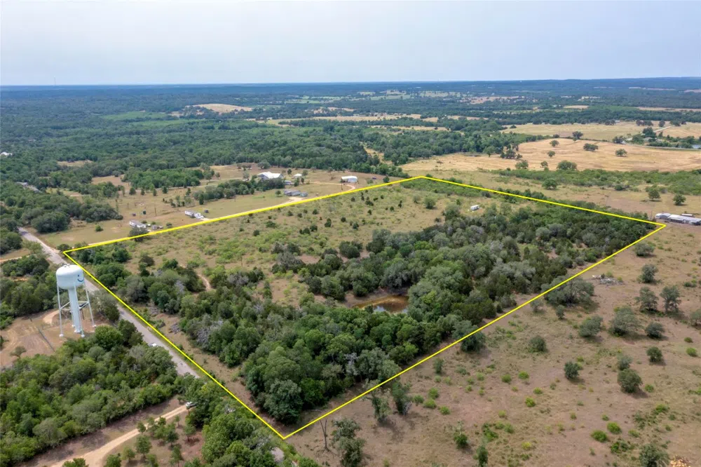 1931 Watterson Road Red Rock, TX 78662