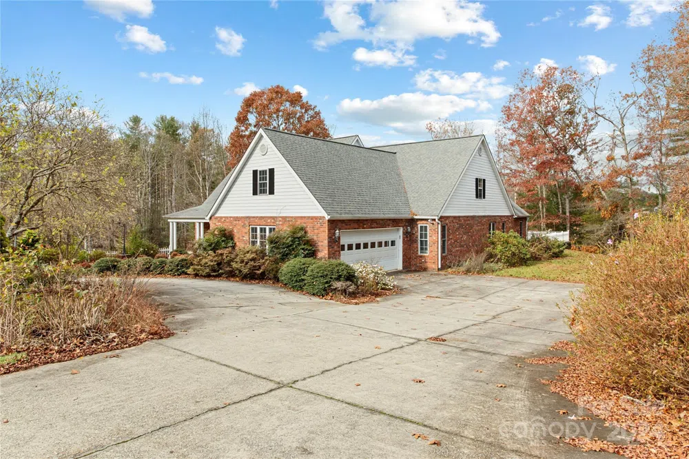 38 Southern Visions Drive Hendersonville, NC 28792