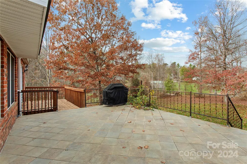 38 Southern Visions Drive Hendersonville, NC 28792