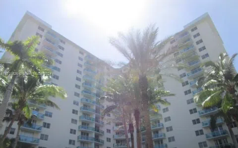 3801 S Ocean Dr #8U