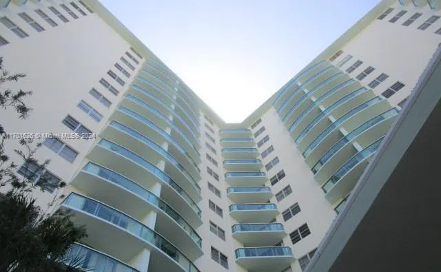 3801 S Ocean Dr #8U Hollywood, FL 33019