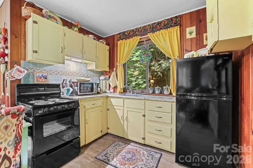 180 Valley Lane Bryson City, NC 28713