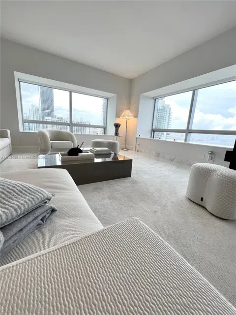 1435 Brickell Ave #3307