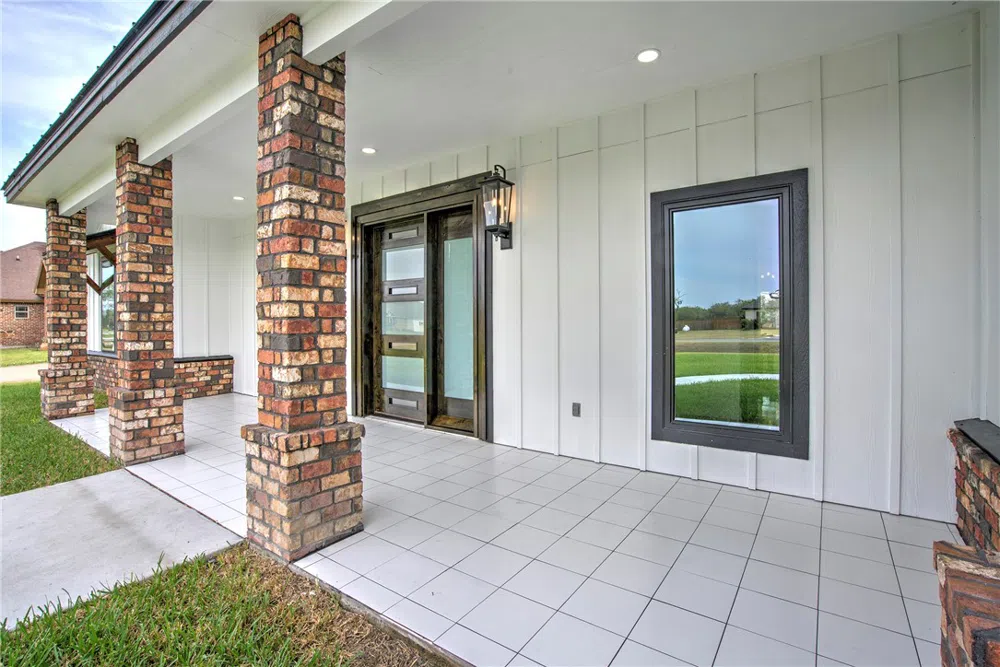 5490 Lonesome Dove Robstown, TX 78380