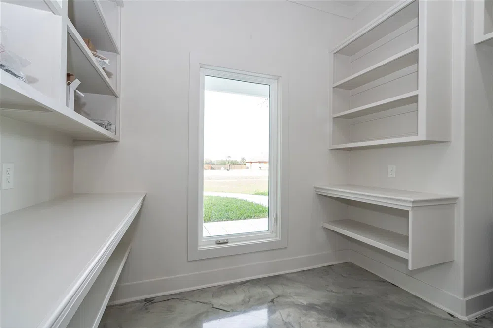 5490 Lonesome Dove Robstown, TX 78380