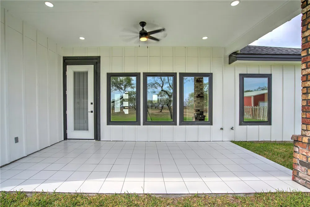 5490 Lonesome Dove Robstown, TX 78380
