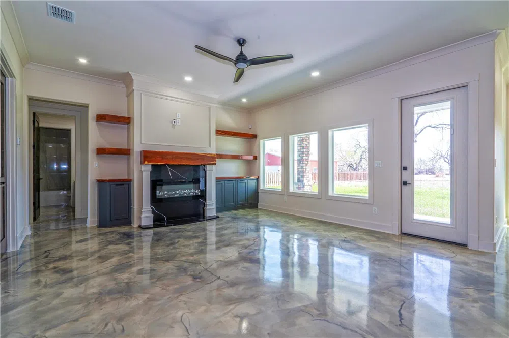 5490 Lonesome Dove Robstown, TX 78380
