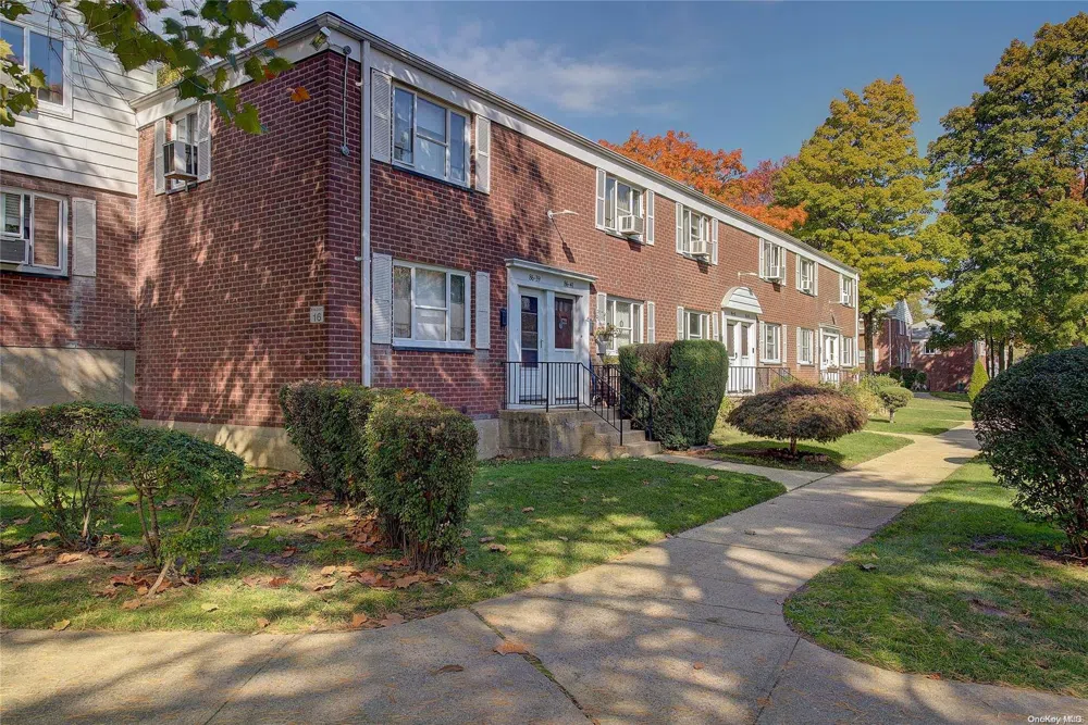 86-43 Springfield Blvd #Duplex Queens Village, NY 11427