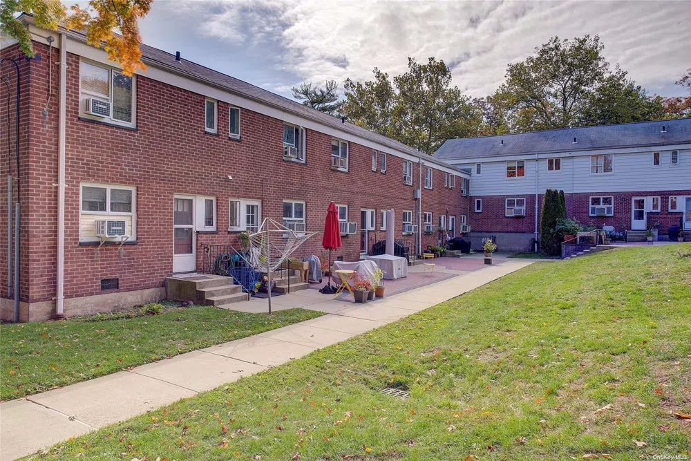 86-43 Springfield Blvd #Duplex Queens Village, NY 11427