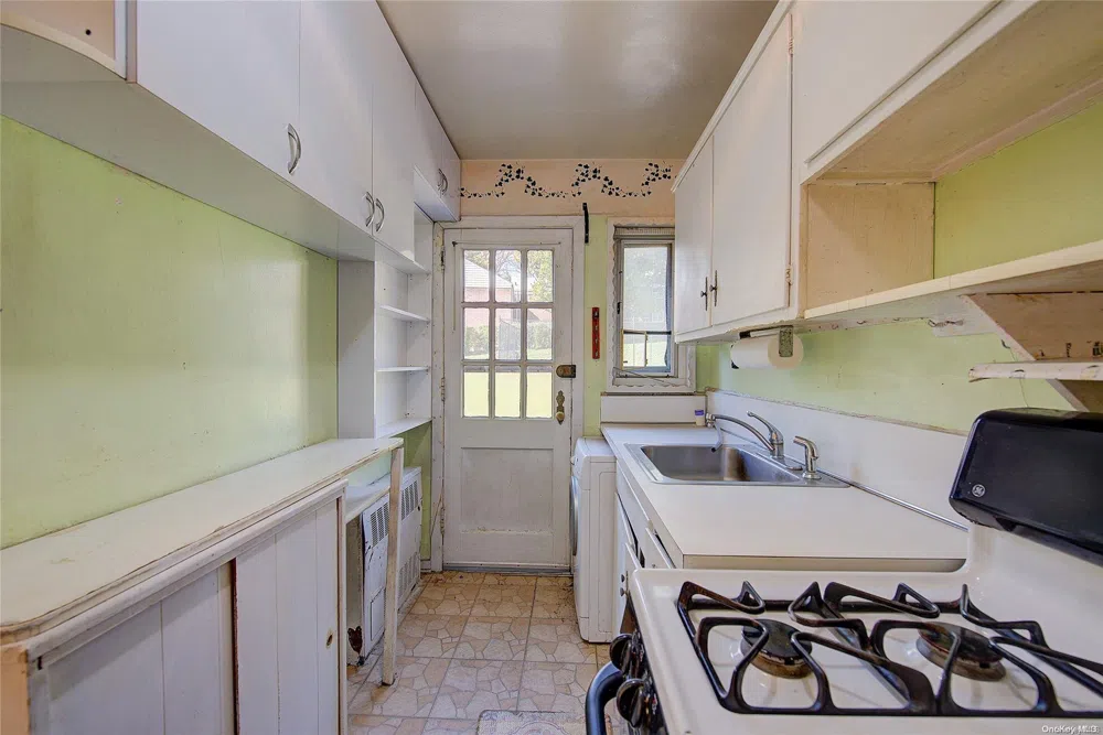86-43 Springfield Blvd #Duplex Queens Village, NY 11427