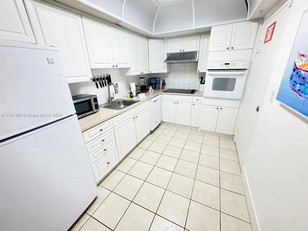 3901 S Ocean Dr #3Y Hollywood, FL 33019