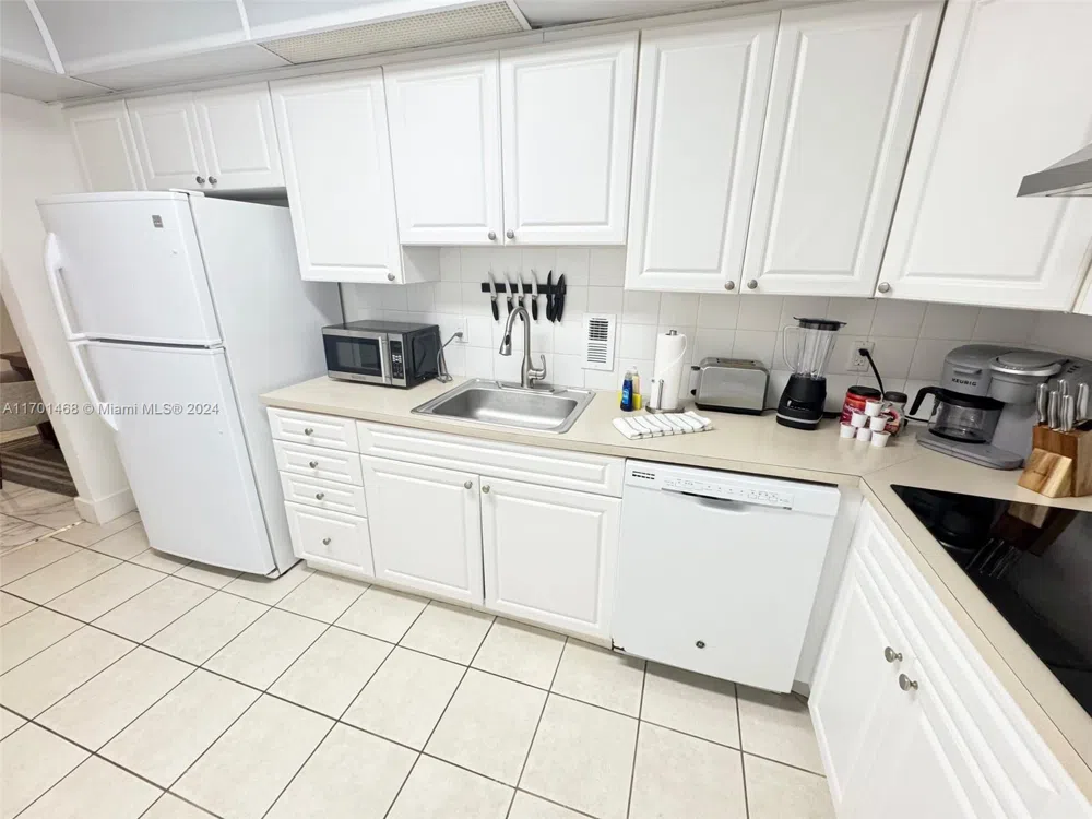 3901 S Ocean Dr #3Y Hollywood, FL 33019
