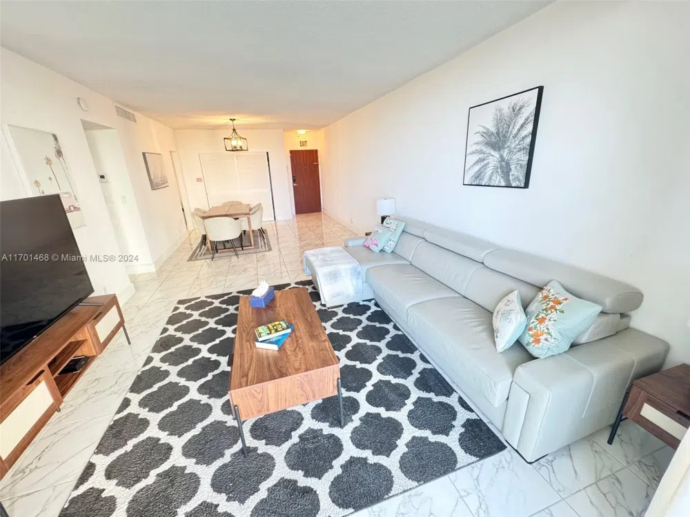 3901 S Ocean Dr #3Y Hollywood, FL 33019