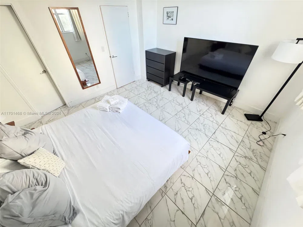 3901 S Ocean Dr #3Y Hollywood, FL 33019