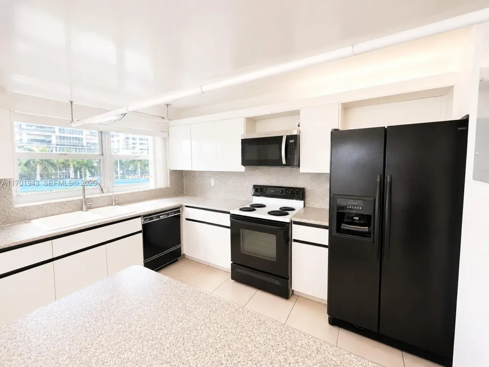 1825 S Ocean Dr #401 Hallandale Beach, FL 33009