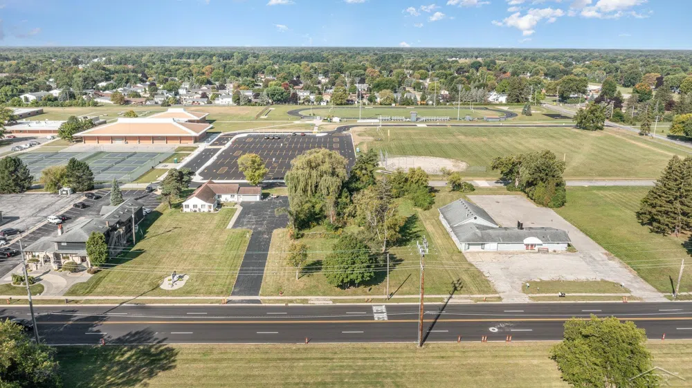 765 Center Road Saginaw Charter Township, MI 48638